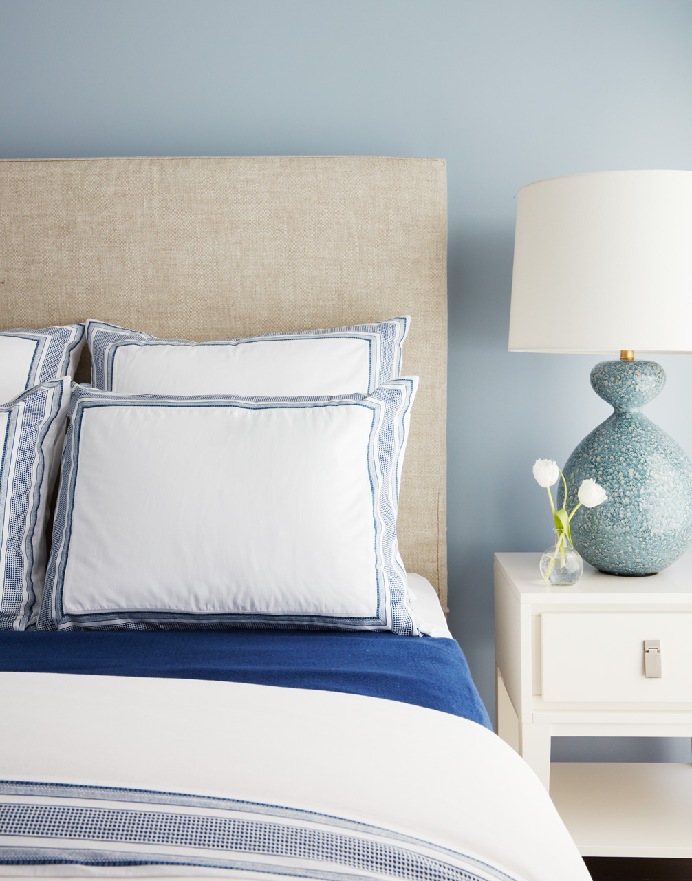 Coastal Beachy Bedroom Get the Look_12